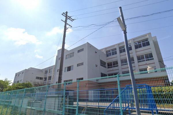 箕面市立西小学校