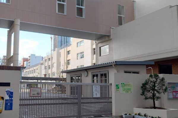 大阪市立堀江小学校