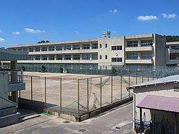 岡崎市立新香山中学校