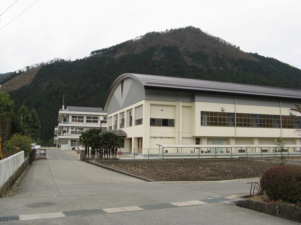 兵庫県神河町立大河内中学校